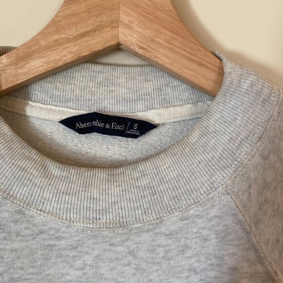 A&F Balloon-Sleeve Mocneck Sweatshirt - Picture 2 of 4